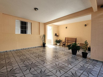 Casa à Venda